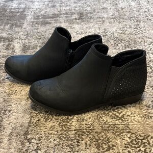 True Craft Black Kids Ankle Boots